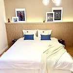 Апартаменты Artistic Sanctuary *